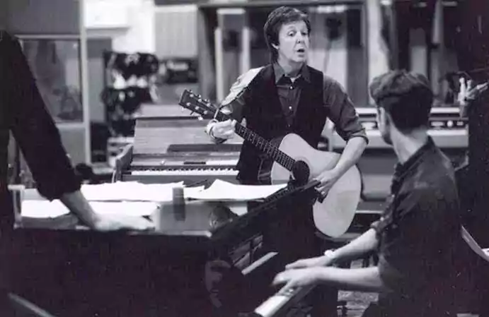 Paul McCartney: vida y legado del Beatle eterno 3 Paul McCartney album New (2013)