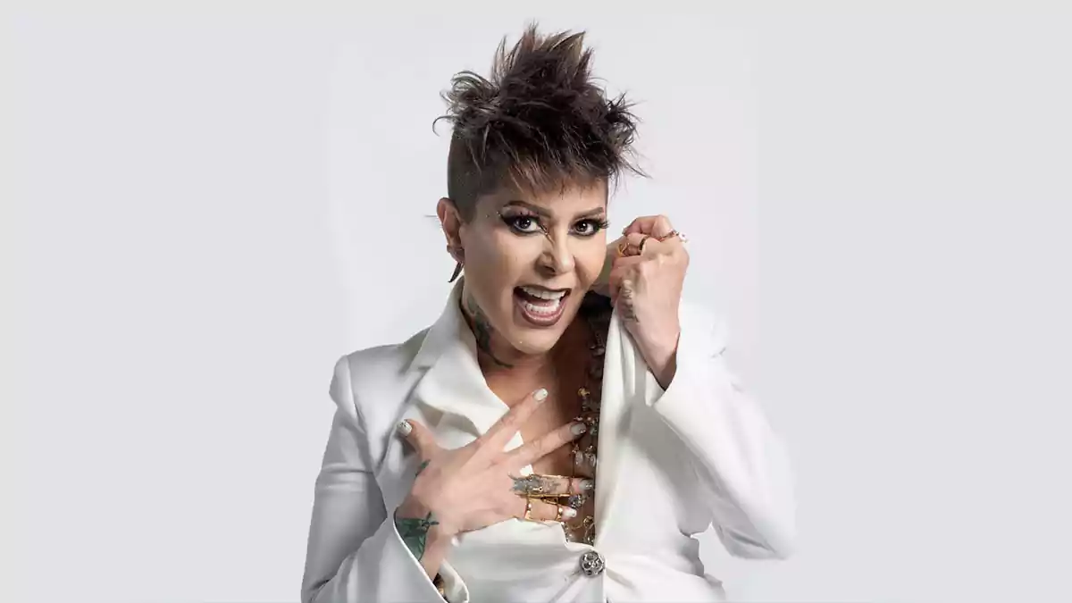 Por siempre la reina de corazones, Alejandra Guzmán Por siempre la reina de corazones, Alejandra Guzmán