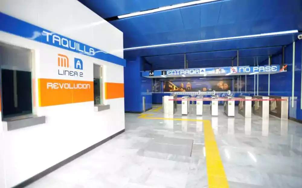 El Metro de la Ciudad de México y su historia 4 Metro de la Ciudad de México Estación Revolución 2015