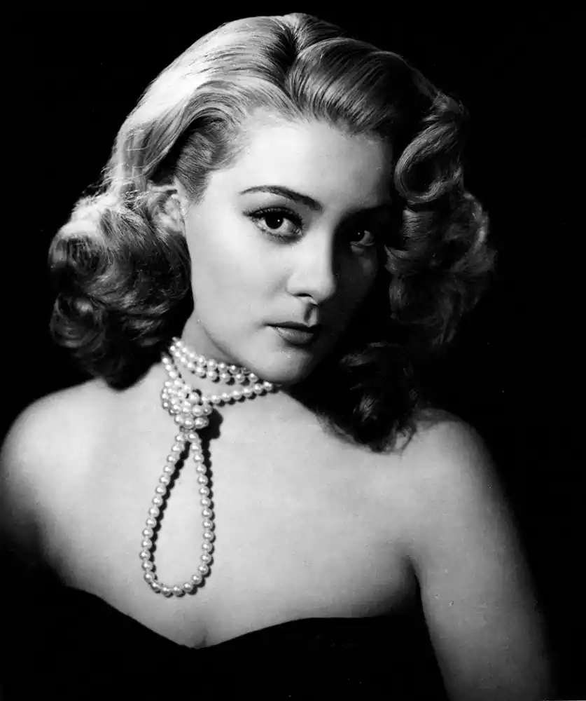 Actrices sex symbol del cine clásico 10 Retrato de la actriz mexicana Silvia Pinal, ca.1950.