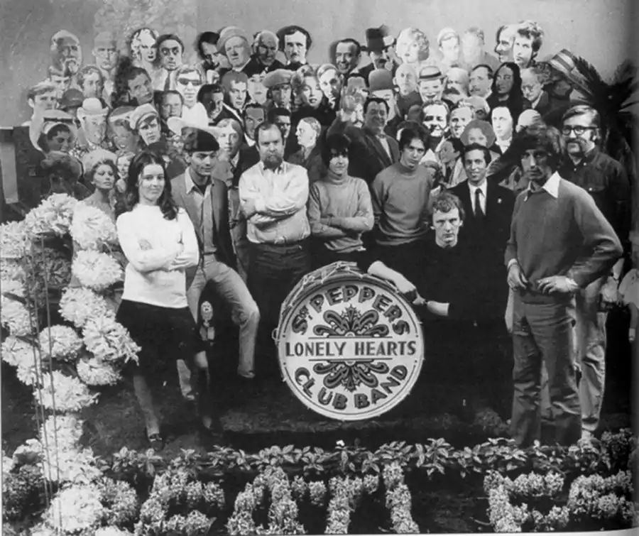 El poder de Sgt. Pepper’s Lonely Hearts Club Band 2 El equipo de producción de la portada.