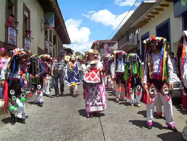 ¿Estas seguro de que es año nuevo? 7 año nuevo. Ceremonia del Fuego Nuevo (Kurhikuaeri K´uinchekua). Comunidad purépecha. Foto: INAH.