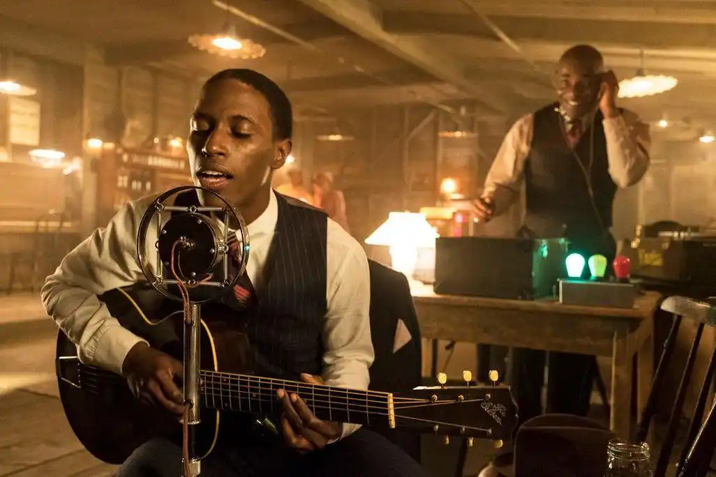 Robert Johnson: La leyenda del mito del blues 6 Paterson Joseph y Naiqui Macabroad en Timeless