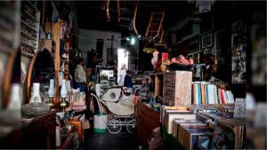 Mercado de pulgas: basura de unos, tesoro de otros Mercado de pulgas: basura de unos, tesoro de otros
