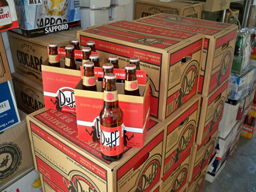 La cerveza Duff hecha en Mexicali.